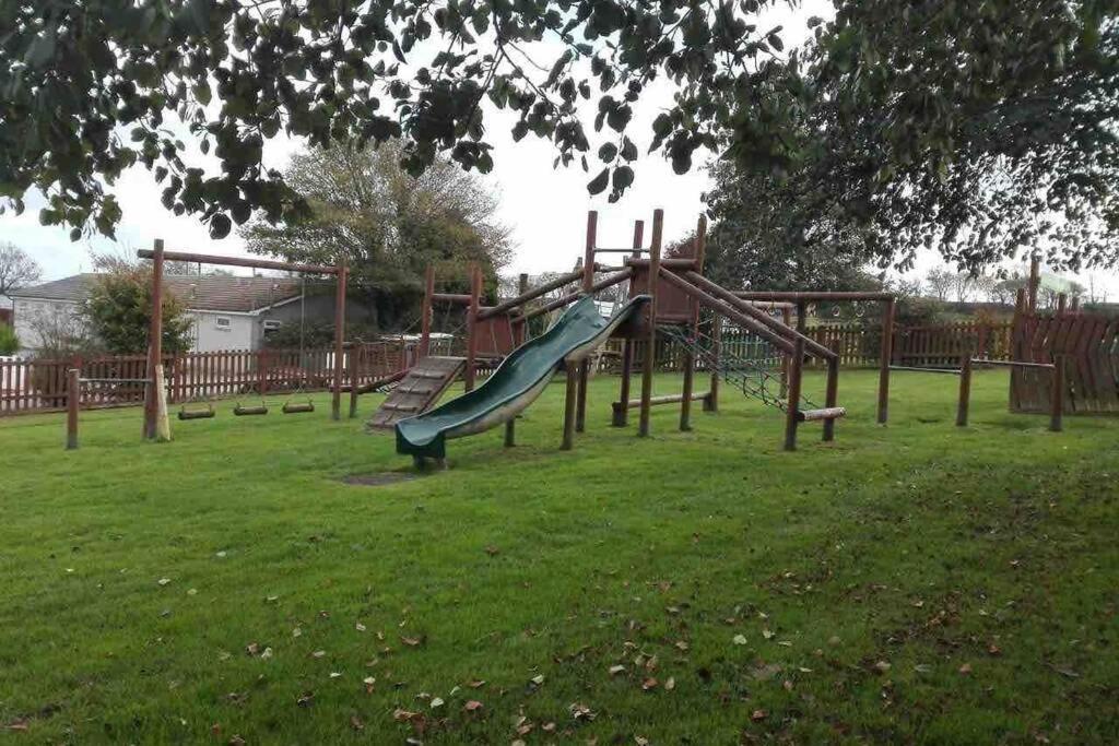 ホテル Woodberry クラントック エクステリア 写真